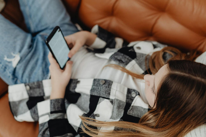 The Hidden Triggers Behind Compulsive phone Checking - Humanodoro